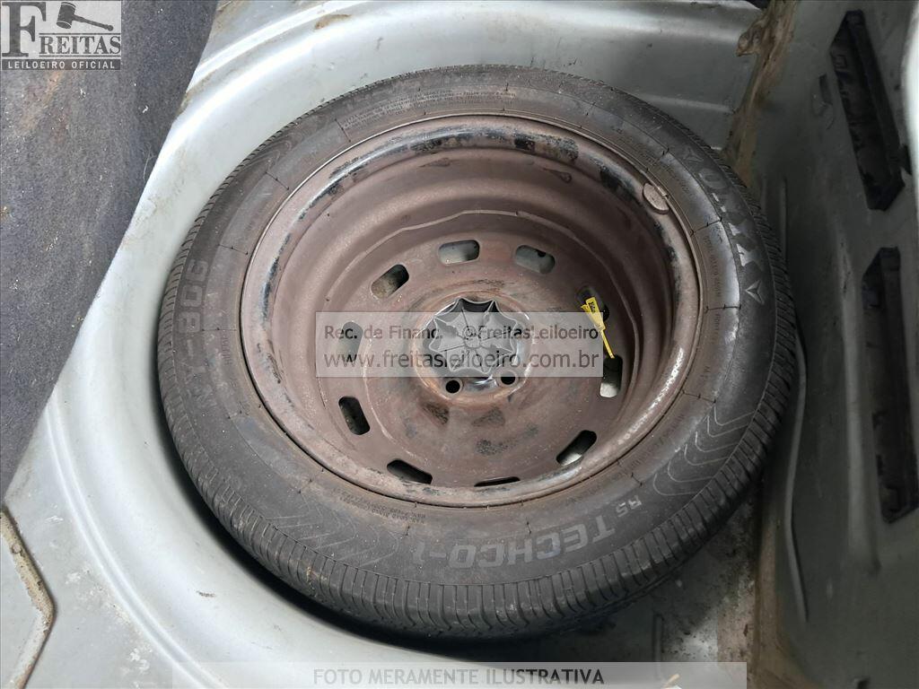 Foto 9 de 18: VW/FOX 1.6 GII, 14/14, PLACA: O__-___1, GASOL/ALC, PRATA