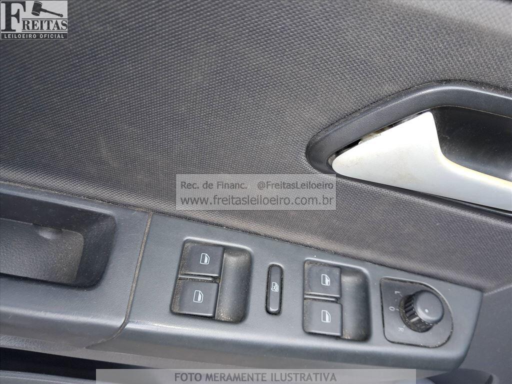 Foto 12 de 18: VW/FOX 1.6 GII, 14/14, PLACA: O__-___1, GASOL/ALC, PRATA