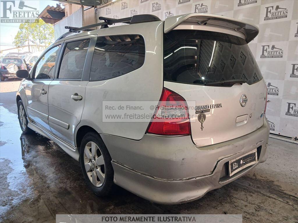Foto 3: NISSAN/GRAND LIVINA 18SL, 09/10, PLACA: E__-___7, GASOL/ALC, PRATA