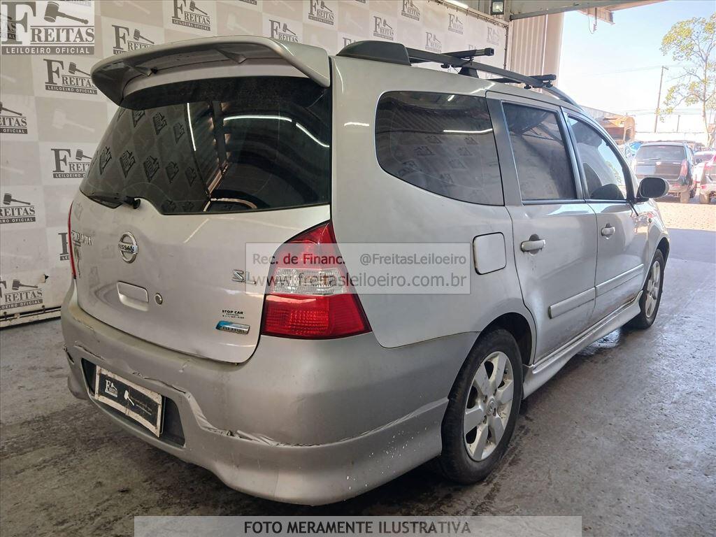 Foto 4: NISSAN/GRAND LIVINA 18SL, 09/10, PLACA: E__-___7, GASOL/ALC, PRATA
