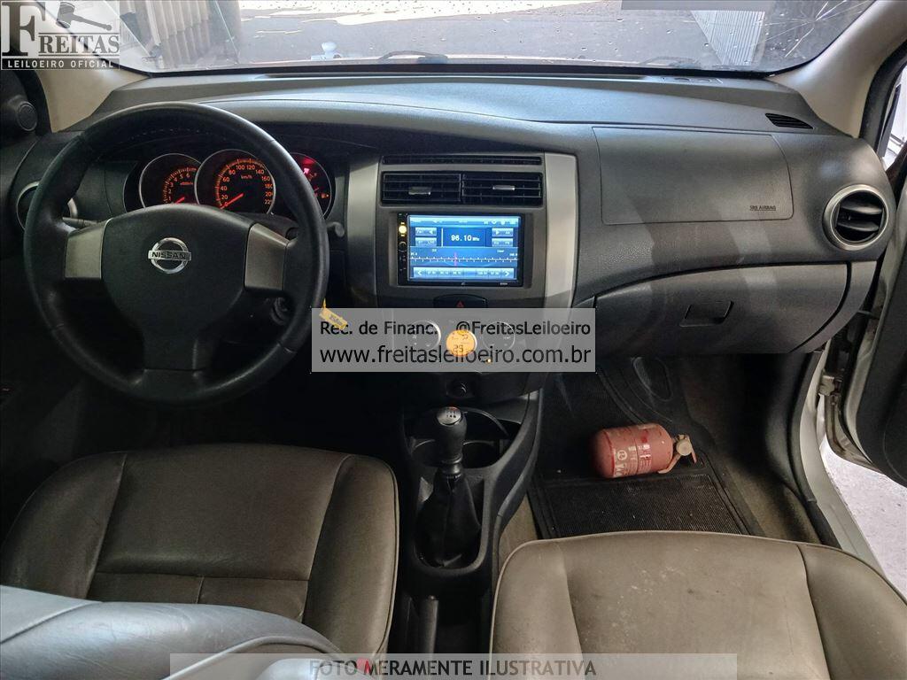 Foto 5: NISSAN/GRAND LIVINA 18SL, 09/10, PLACA: E__-___7, GASOL/ALC, PRATA