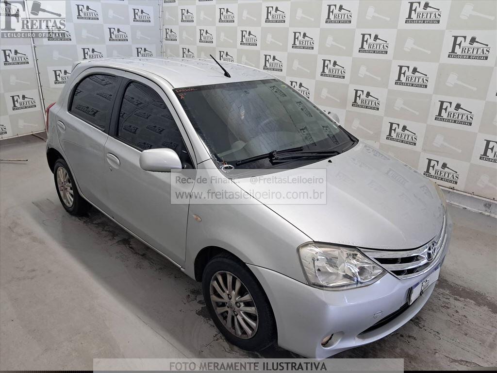 Foto 2: TOYOTA/ETIOS HB XLS, 13/13, PLACA: F__-___2, GASOL/ALC, PRATA
