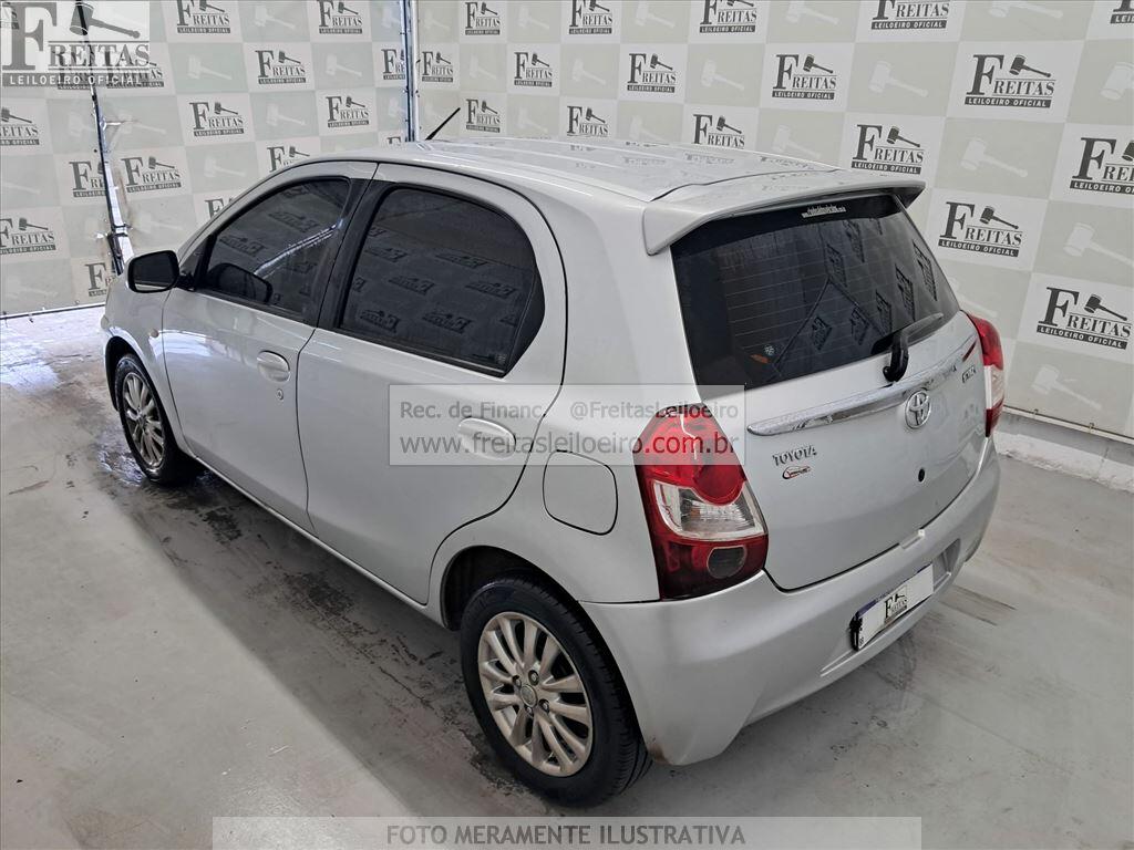Foto 3: TOYOTA/ETIOS HB XLS, 13/13, PLACA: F__-___2, GASOL/ALC, PRATA
