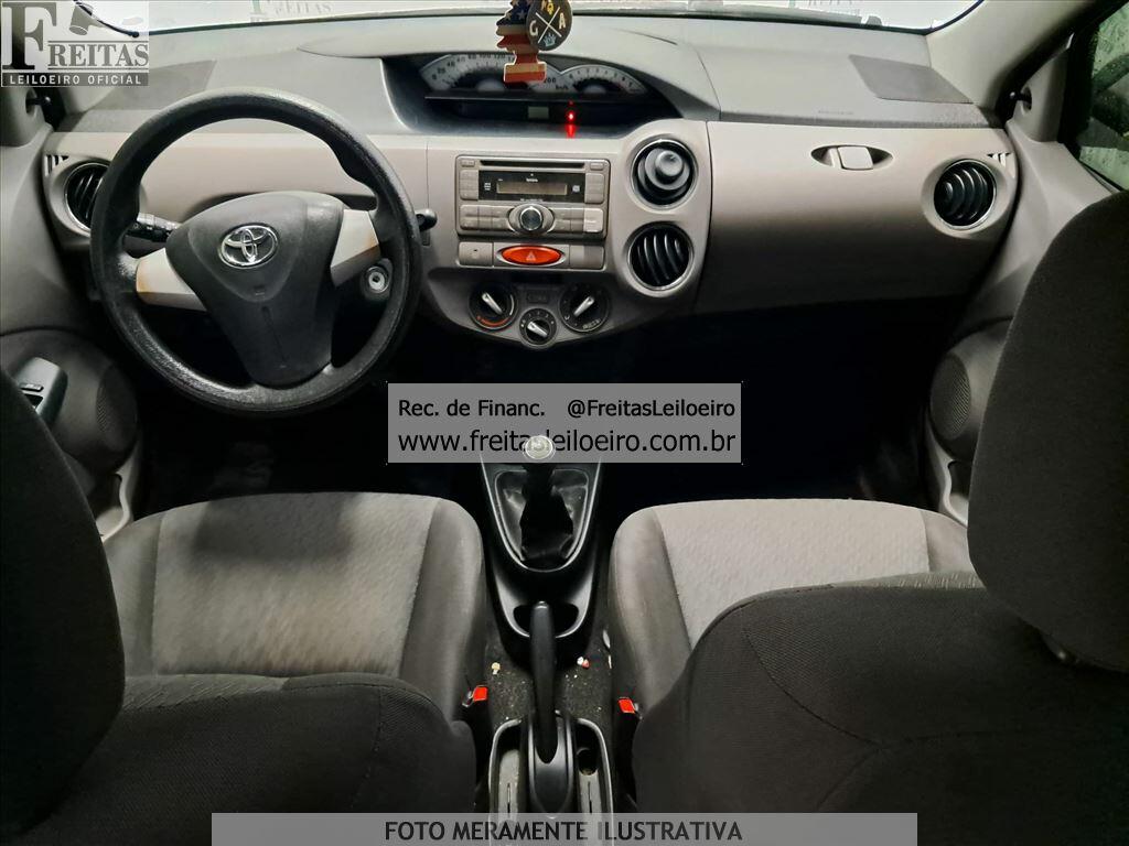 Foto 5: TOYOTA/ETIOS HB XLS, 13/13, PLACA: F__-___2, GASOL/ALC, PRATA