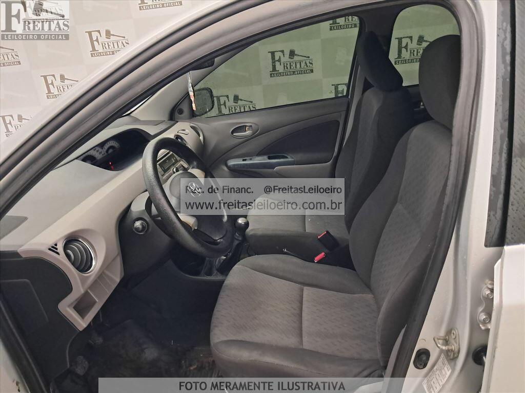 Foto 6 de 22: TOYOTA/ETIOS HB XLS, 13/13, PLACA: F__-___2, GASOL/ALC, PRATA
