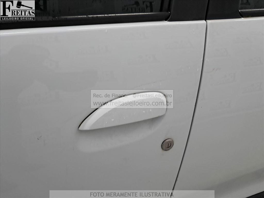 Foto 17 de 22: RENAULT/LOGAN EXPR 16 M, 15/16, PLACA: Q__-___3, GASOL/ALC, BRANCA