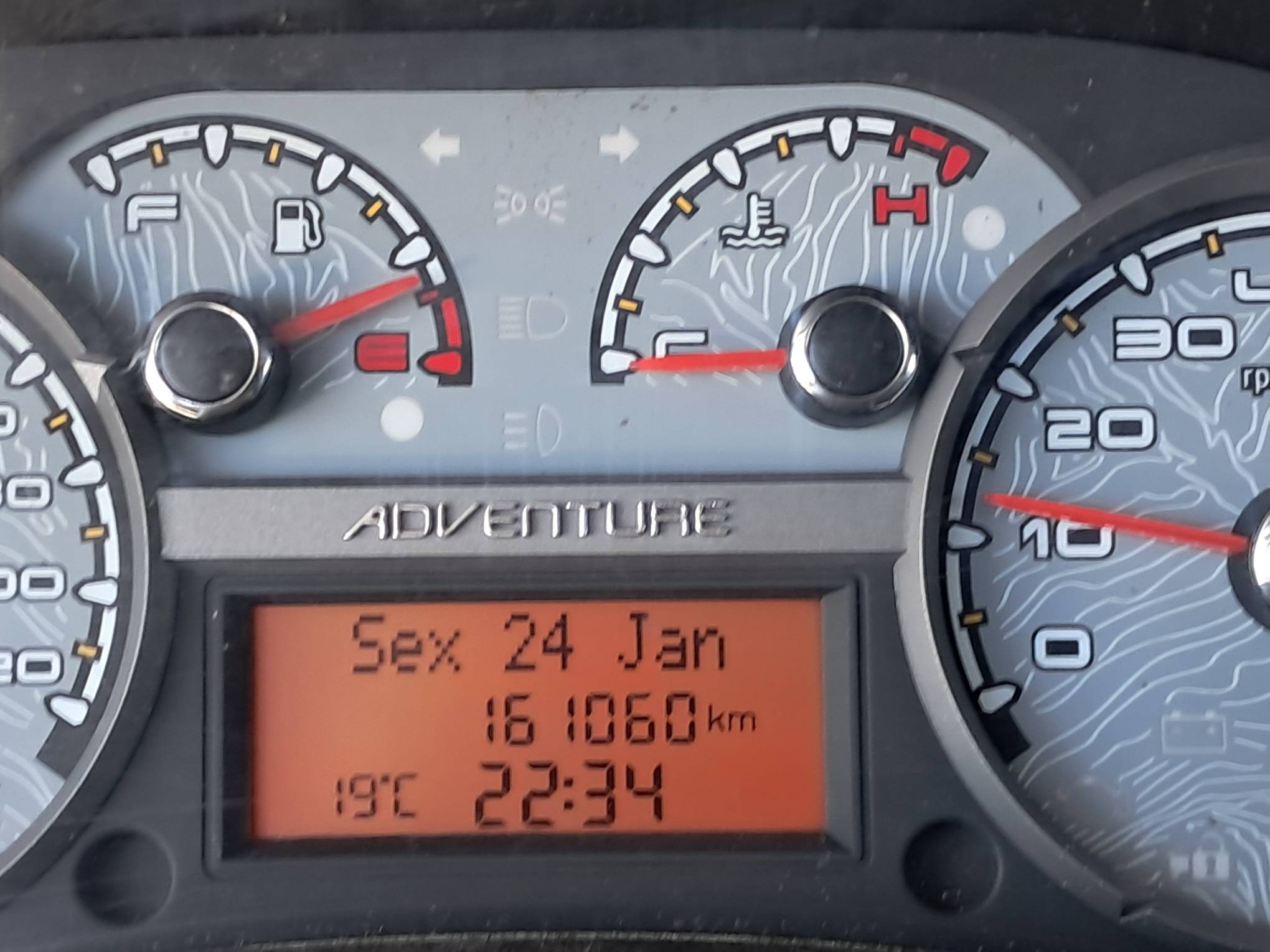 Foto 26 de 26: FIAT/STRADA ADVENTURE CD, 13/13, PLACA: A__-___1, GASOL/ALC, VERDE