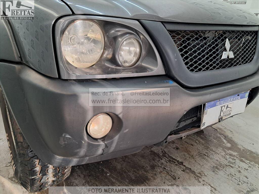 Foto 8 de 27: MMC/L200 4X4 GL, 11/12, PLACA: A__-___2, DIESEL, CINZA
