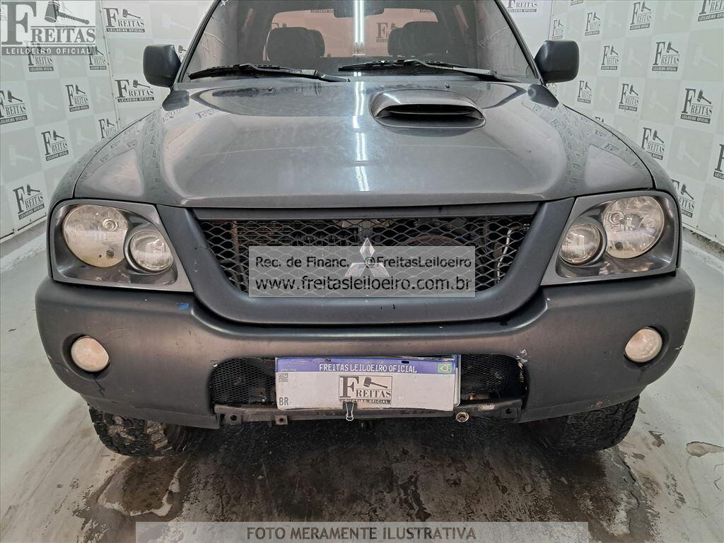 Foto 18 de 27: MMC/L200 4X4 GL, 11/12, PLACA: A__-___2, DIESEL, CINZA
