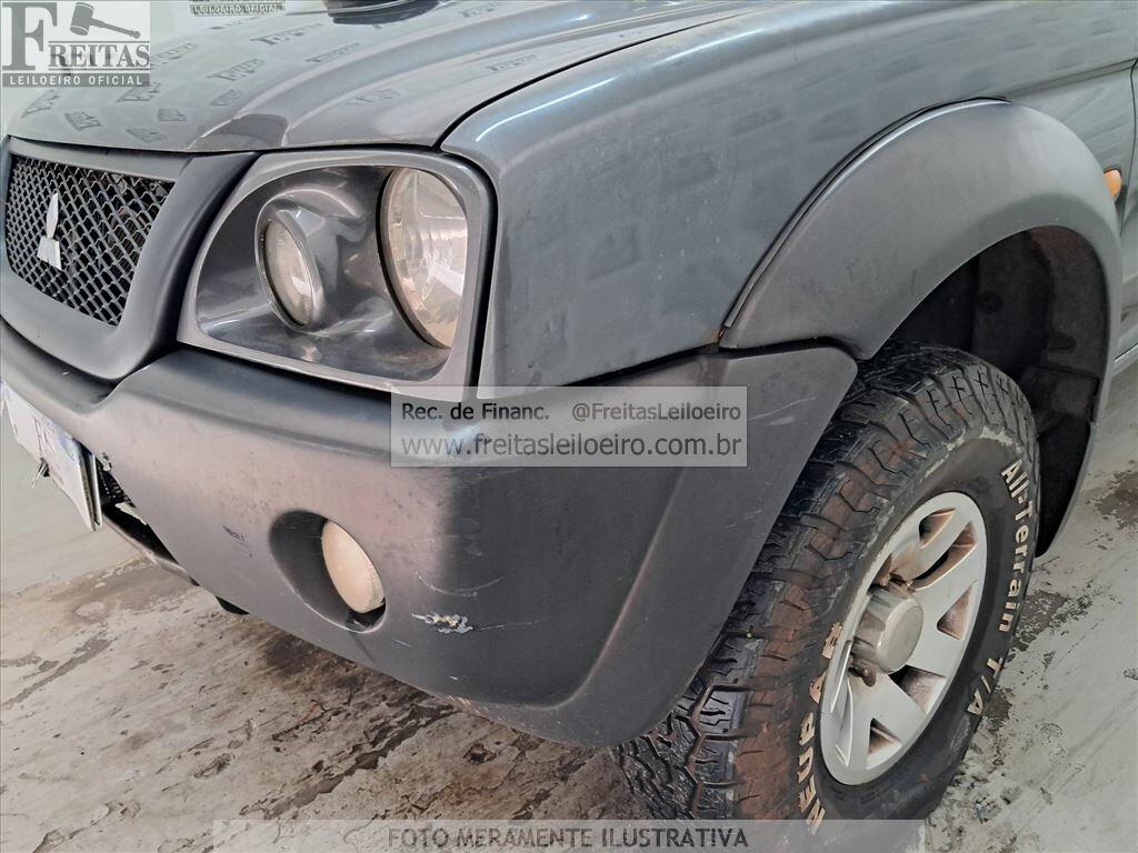 Foto 21 de 27: MMC/L200 4X4 GL, 11/12, PLACA: A__-___2, DIESEL, CINZA