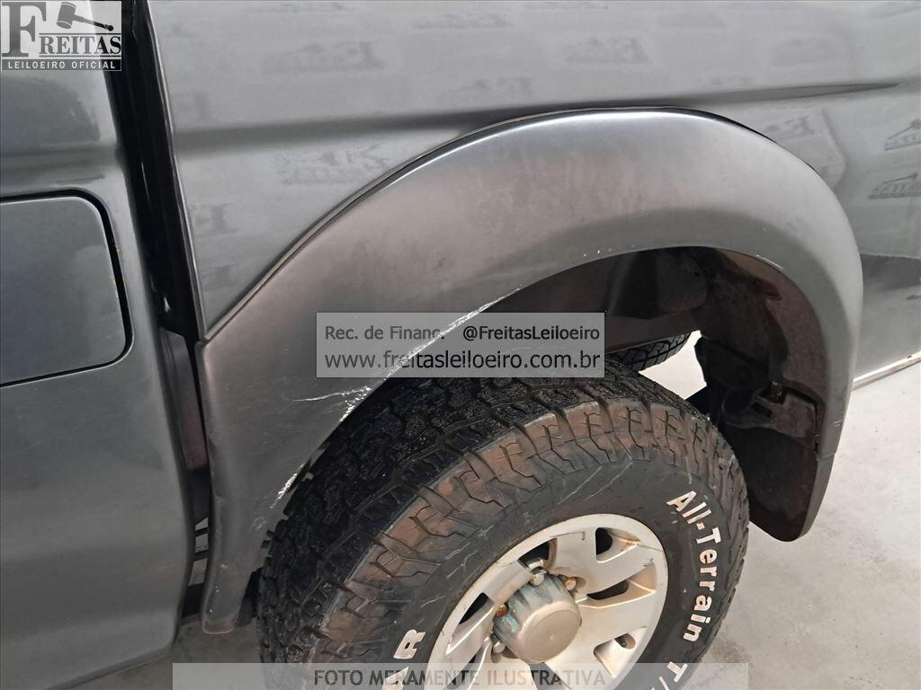 Foto 24 de 27: MMC/L200 4X4 GL, 11/12, PLACA: A__-___2, DIESEL, CINZA