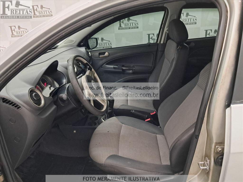 Foto 6 de 22: VW/VOYAGE 1.6, 10/11, PLACA: H__-___3, GASOL/ALC, PRATA