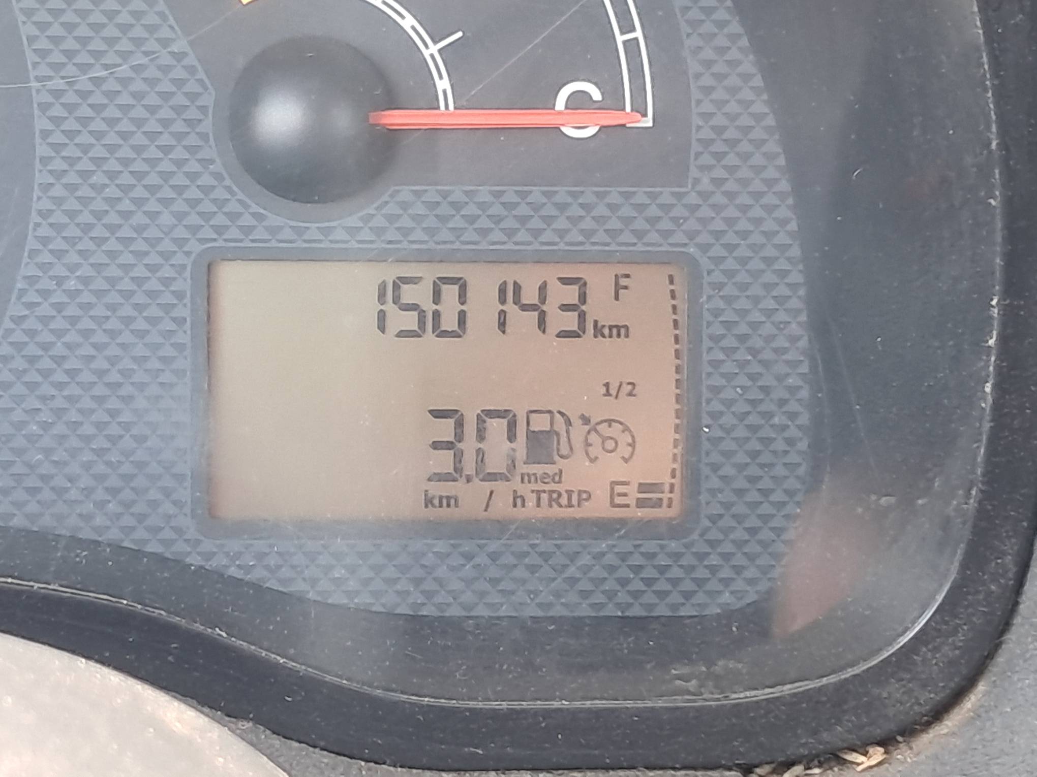 Foto 28 de 28: I/FIAT SIENA ELX FLEX, 10/10, PLACA: E__-___4, GASOL/ALC, PRATA