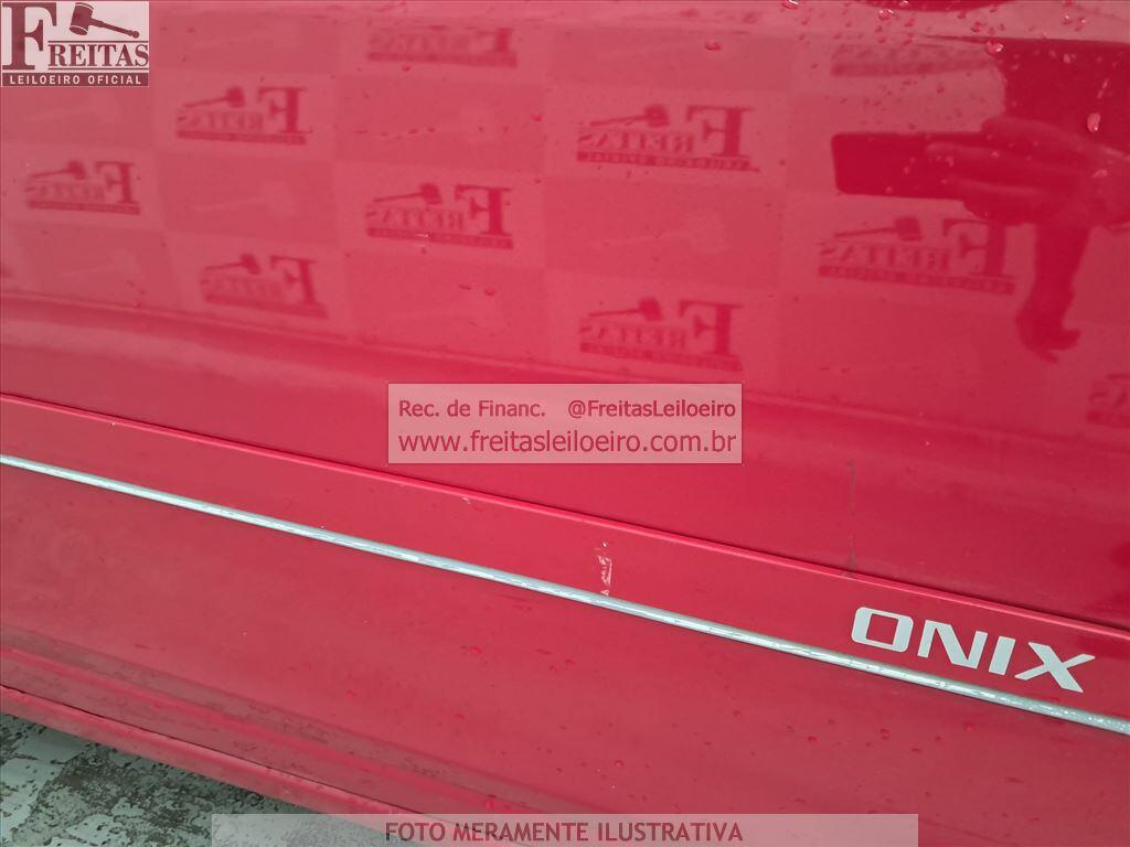 Foto 21 de 25: CHEVROLET/ONIX 1.0MT LT, 12/13, PLACA: E__-___6, GASOL/ALC, VERMELHA