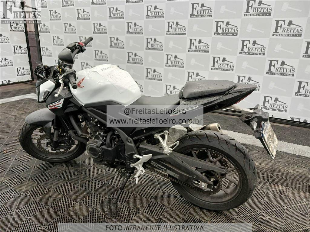 Foto 3: HONDA/CB 500 HORNET, 25/26, PLACA: U__-___0, GASOLINA, BRANCA