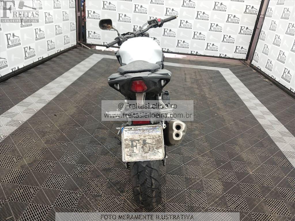 Foto 12 de 13: HONDA/CB 500 HORNET, 25/26, PLACA: U__-___0, GASOLINA, BRANCA