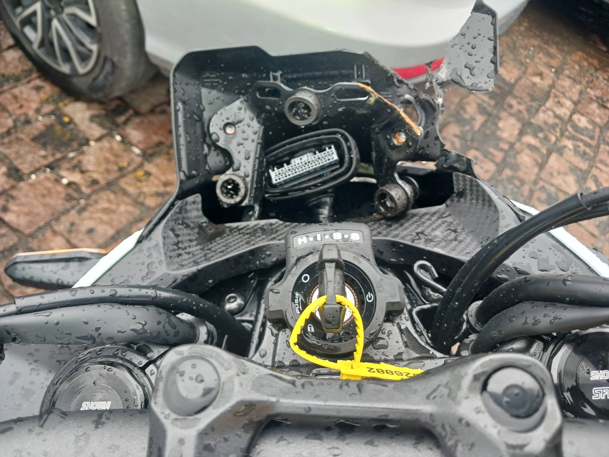 Foto 13 de 13: HONDA/CB 500 HORNET, 25/26, PLACA: U__-___0, GASOLINA, BRANCA