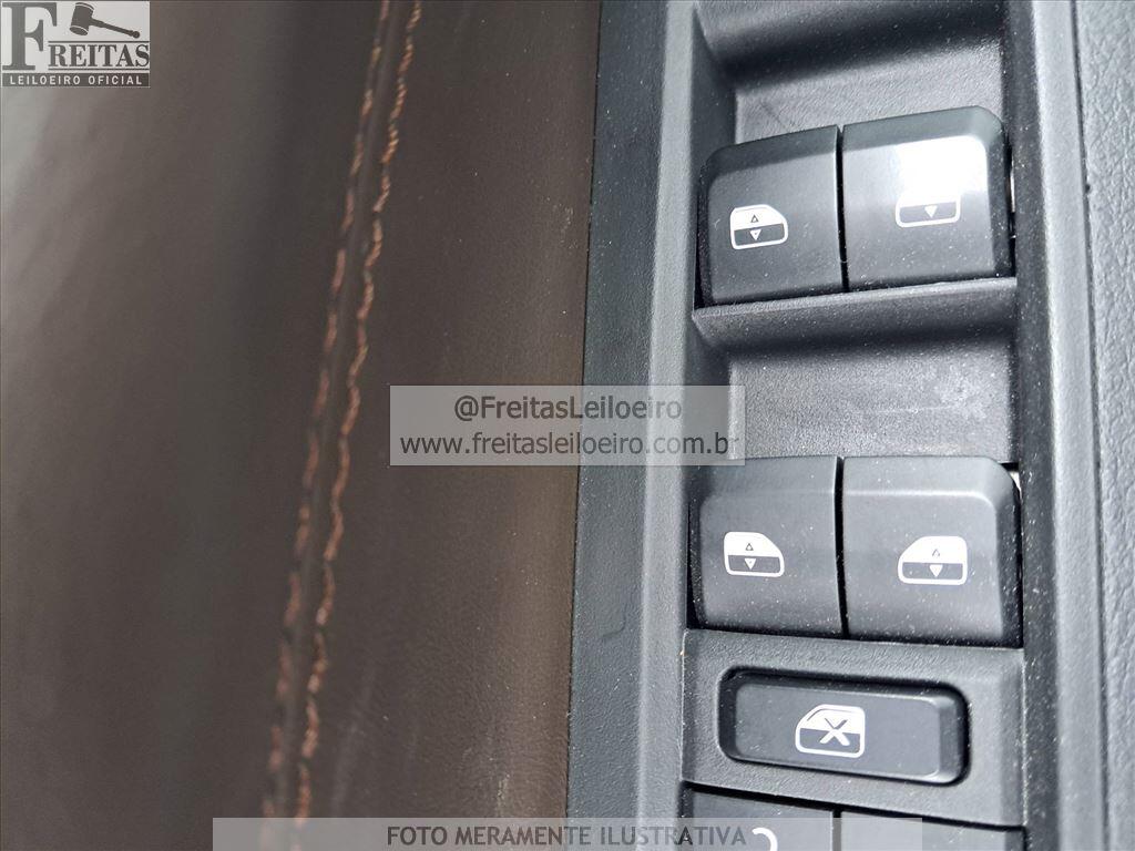 Foto 13 de 18: JEEP/COMMANDER OVR T, 24/25, PLACA: S__-___5, GASOL/ALC, CINZA