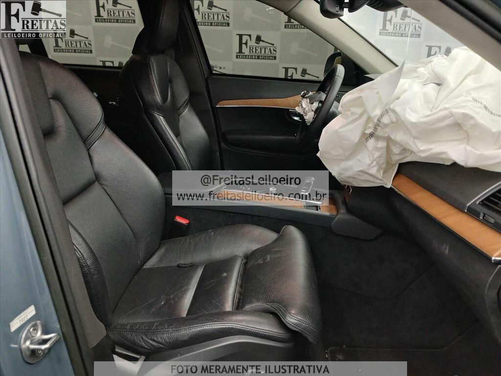Foto 6 de 19: I/VOLVO XC90 T8 PLUS, 22/23, PLACA: F__-___1, GAS/ELETR, CINZA