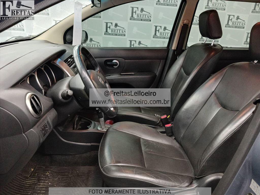 Foto 6 de 19: NISSAN/LIVINA XGEAR 18, 13/14, PLACA: F__-___6, GASOL/ALC, CINZA