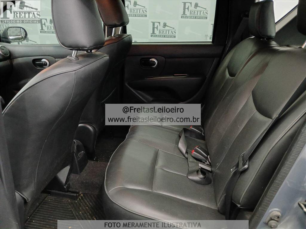 Foto 7 de 19: NISSAN/LIVINA XGEAR 18, 13/14, PLACA: F__-___6, GASOL/ALC, CINZA