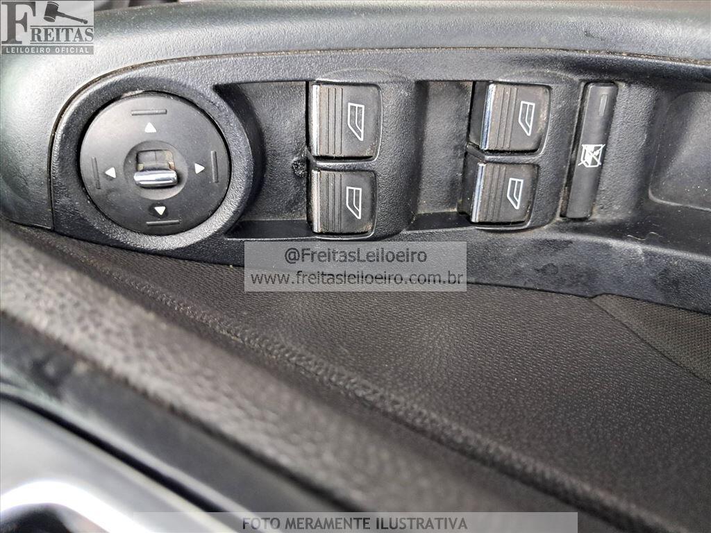 Foto 11 de 21: FORD/FIESTA HA 1.6L SE, 13/14, PLACA: F__-___3, GASOL/ALC, BRANCA