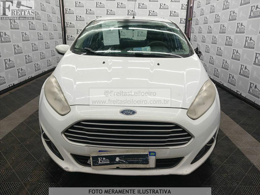 Foto 14 de 21: FORD/FIESTA HA 1.6L SE, 13/14, PLACA: F__-___3, GASOL/ALC, BRANCA