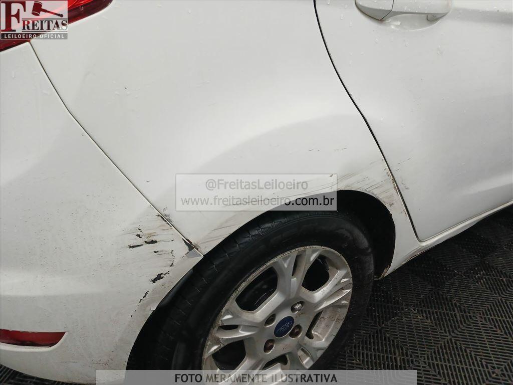 Foto 19 de 21: FORD/FIESTA HA 1.6L SE, 13/14, PLACA: F__-___3, GASOL/ALC, BRANCA