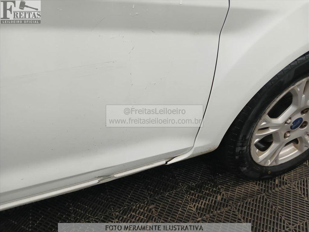 Foto 20 de 21: FORD/FIESTA HA 1.6L SE, 13/14, PLACA: F__-___3, GASOL/ALC, BRANCA