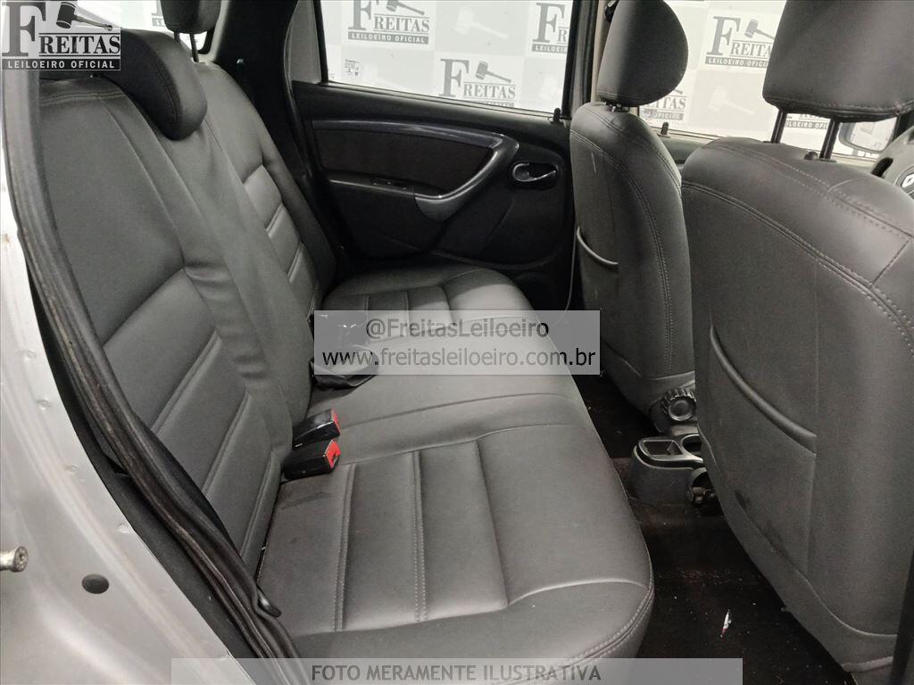 Foto 7 de 17: RENAULT/DUSTER 16 D 4X2, 13/13, PLACA: A__-___8, GASOL/ALC, PRATA