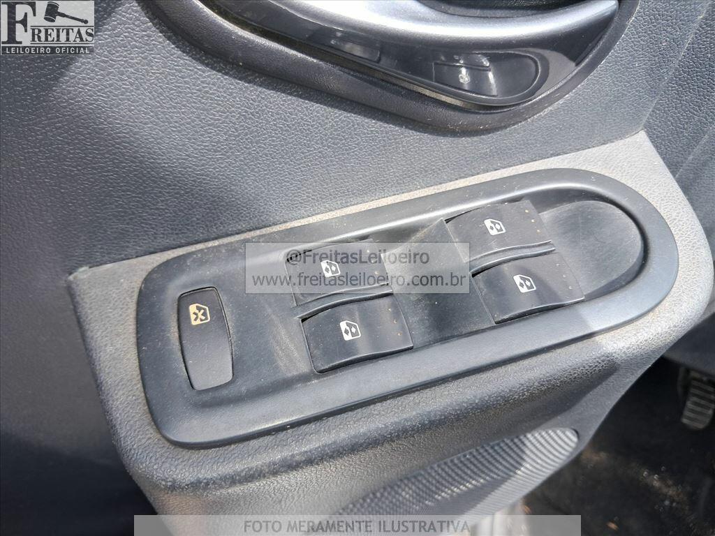 Foto 13 de 17: RENAULT/DUSTER 16 D 4X2, 13/13, PLACA: A__-___8, GASOL/ALC, PRATA