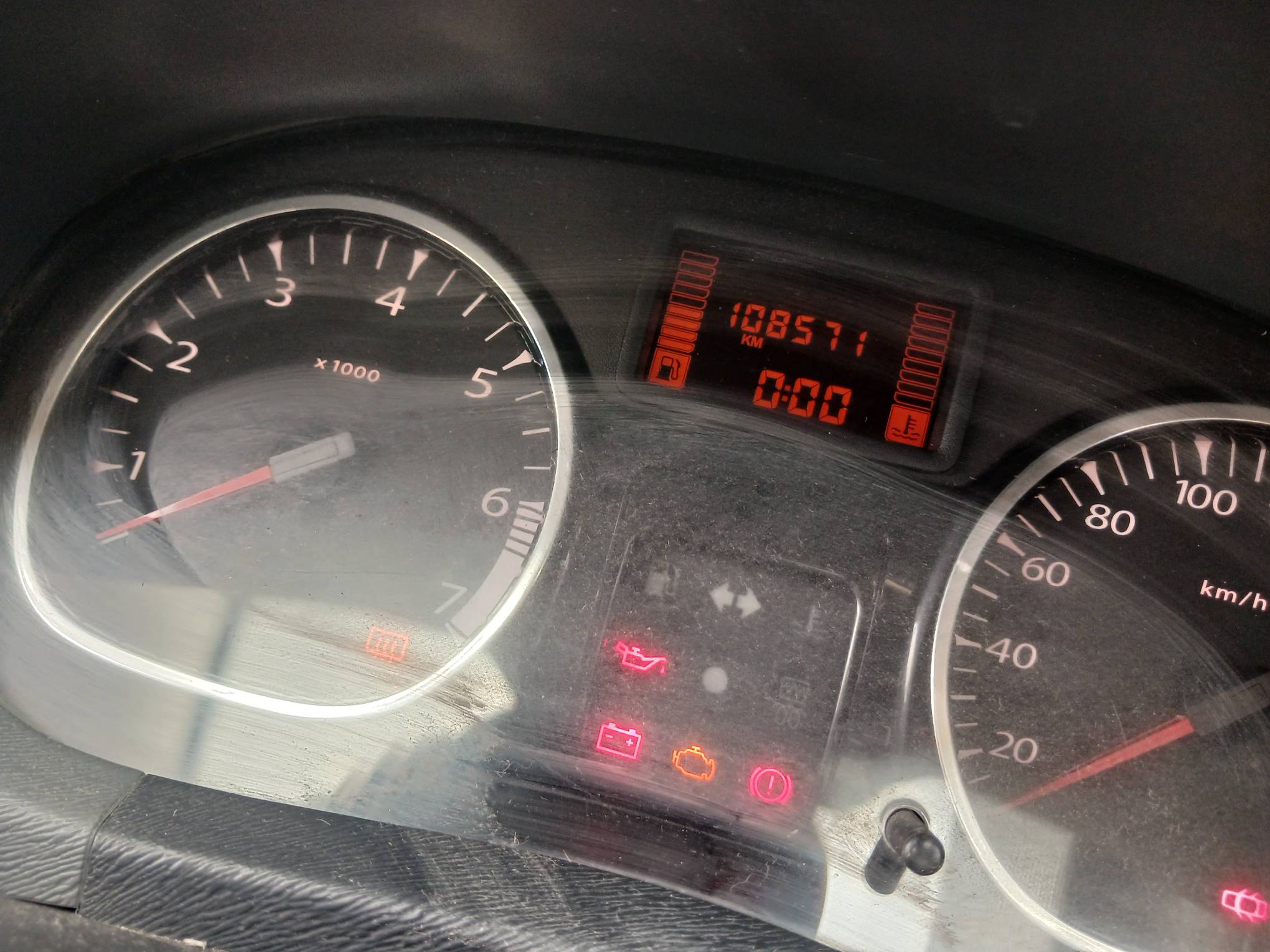 Foto 17 de 17: RENAULT/DUSTER 16 D 4X2, 13/13, PLACA: A__-___8, GASOL/ALC, PRATA