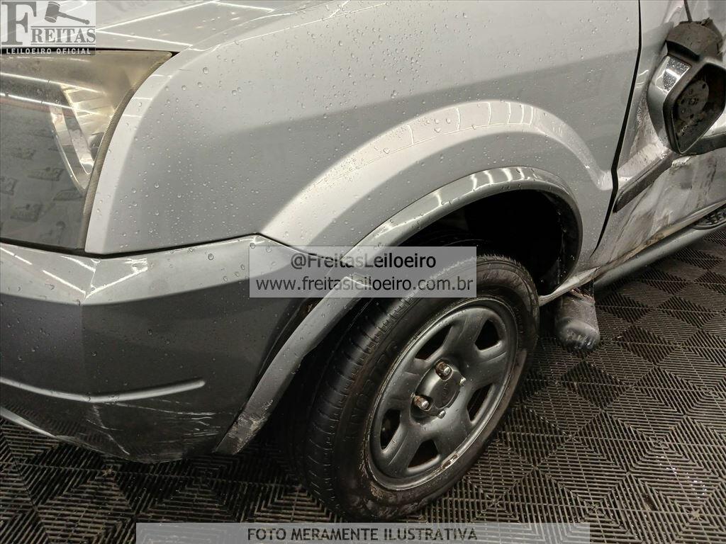 Foto 15 de 18: FORD/ECOSPORT XLS1.6FLEX, 05/06, PLACA: D__-___9, GASOL/ALC, PRATA