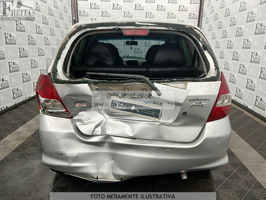 Foto 17 de 19: HONDA/FIT EX, 06/07, PLACA: D__-___6, GASOLINA, PRATA