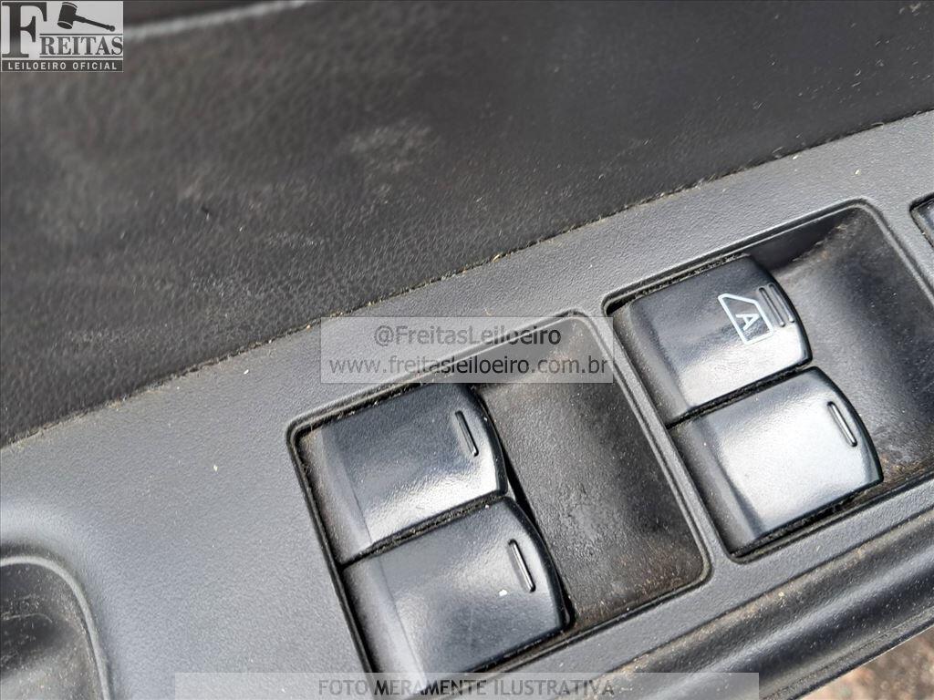 Foto 12 de 20: NISSAN/VERSA 10, 20/20, PLACA: Q__-___9, GASOL/ALC, BRANCA