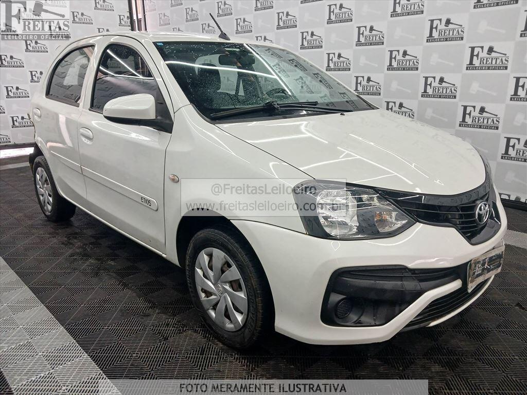 Foto 2: TOYOTA/ETIOS HB X VSC MT, 18/19, PLACA: F__-___7, GASOL/ALC, BRANCA