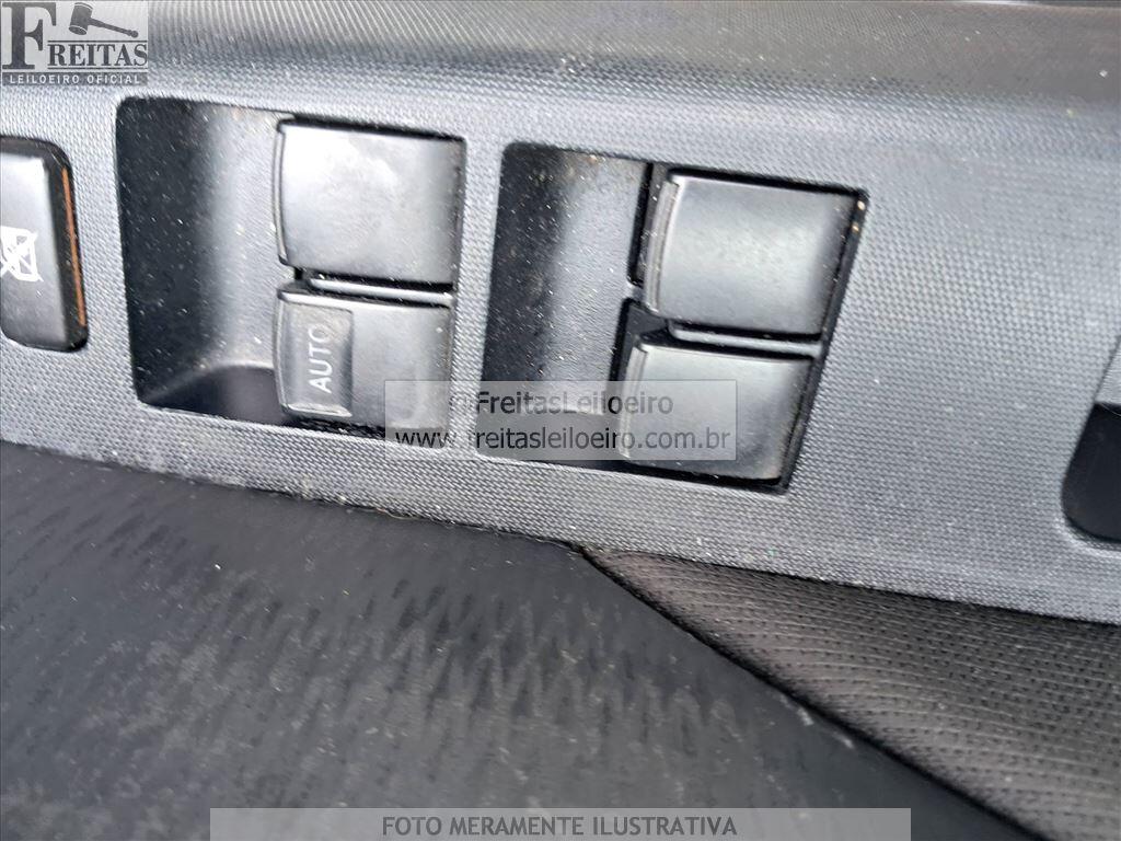 Foto 11 de 17: TOYOTA/ETIOS HB X VSC MT, 18/19, PLACA: F__-___7, GASOL/ALC, BRANCA