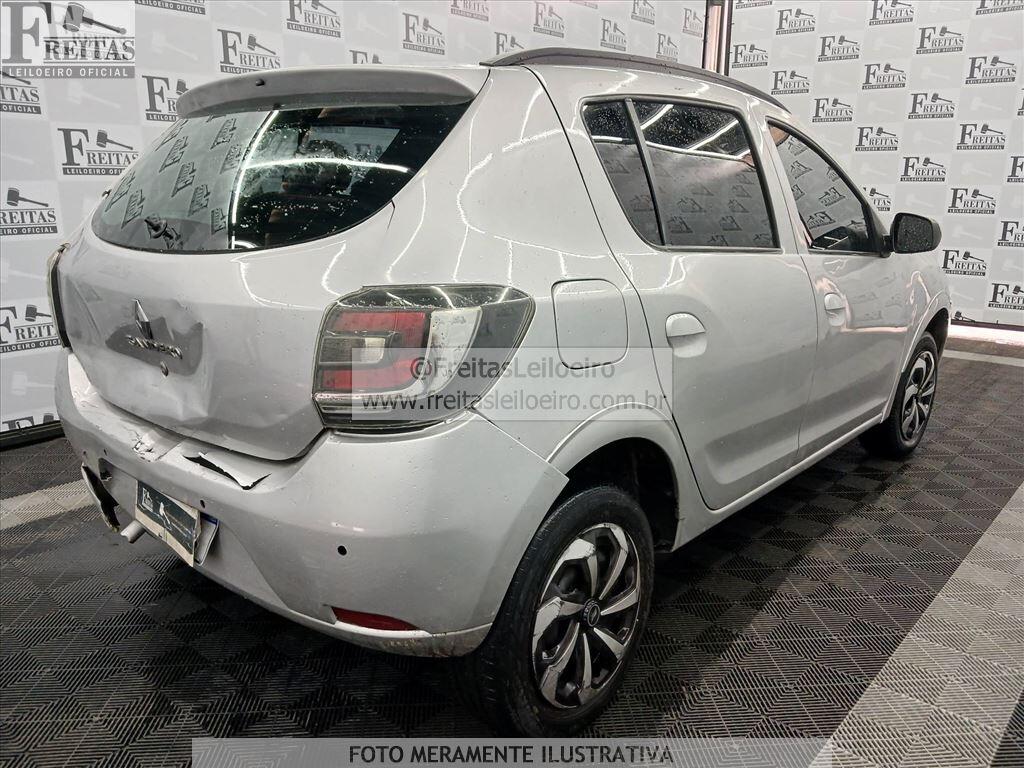 Foto 4: RENAULT/SANDERO AUTH 10, 17/18, PLACA: P__-___4, GASOL/ALC, PRATA