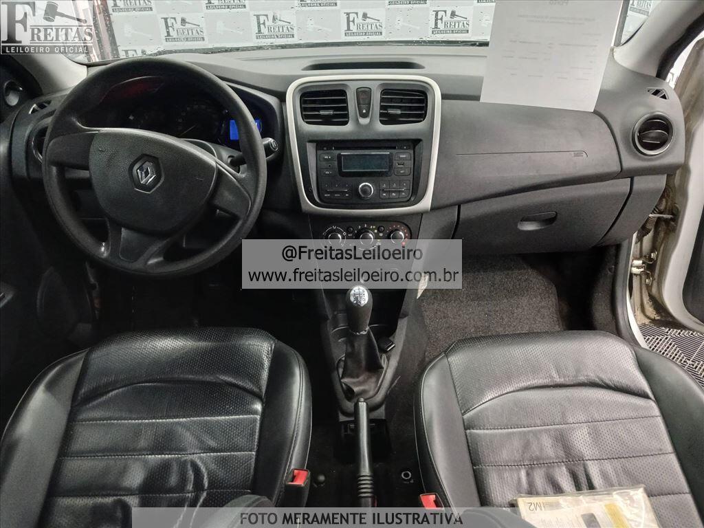 Foto 5: RENAULT/SANDERO AUTH 10, 17/18, PLACA: P__-___4, GASOL/ALC, PRATA
