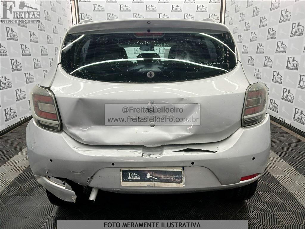 Foto 17 de 20: RENAULT/SANDERO AUTH 10, 17/18, PLACA: P__-___4, GASOL/ALC, PRATA