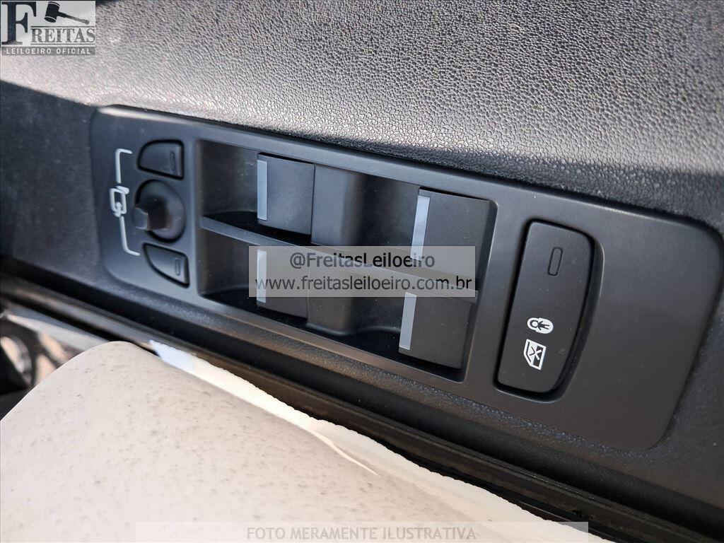 Foto 13 de 19: LR/DISC SPT TD4 HSE 7L, 17/17, PLACA: F__-___8, DIESEL, CINZA