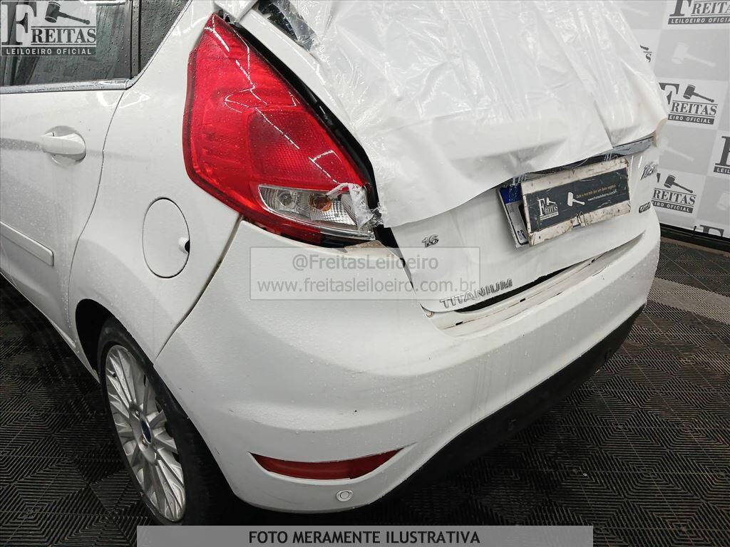 Foto 17 de 19: FORD/FIESTA 16TIT AT, 16/17, PLACA: F__-___5, GASOL/ALC, BRANCA