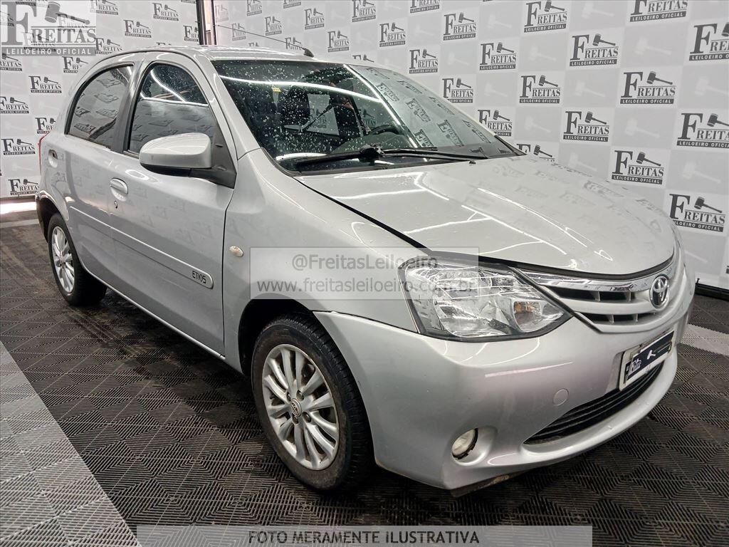 Foto 2: TOYOTA/ETIOS HB XLS, 14/14, PLACA: F__-___5, GASOL/ALC, PRATA