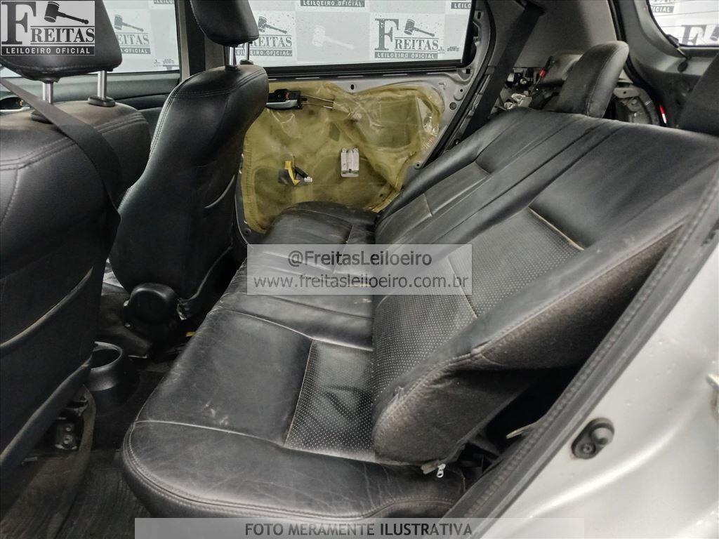 Foto 7 de 22: TOYOTA/ETIOS HB XLS, 14/14, PLACA: F__-___5, GASOL/ALC, PRATA