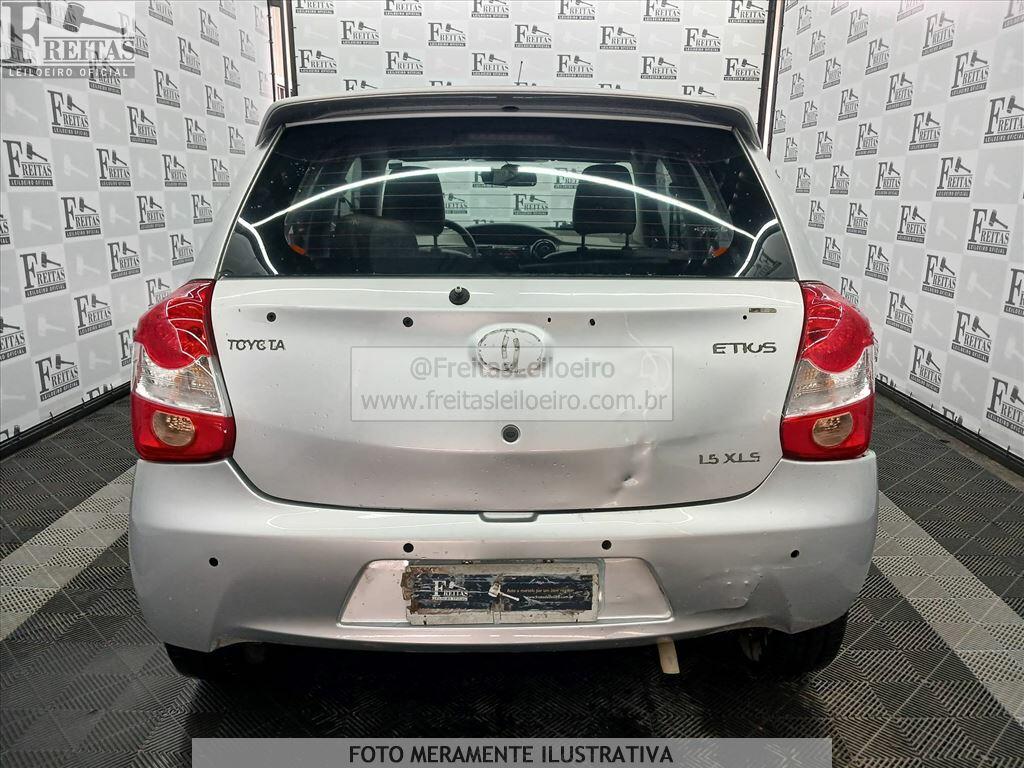 Foto 15 de 22: TOYOTA/ETIOS HB XLS, 14/14, PLACA: F__-___5, GASOL/ALC, PRATA