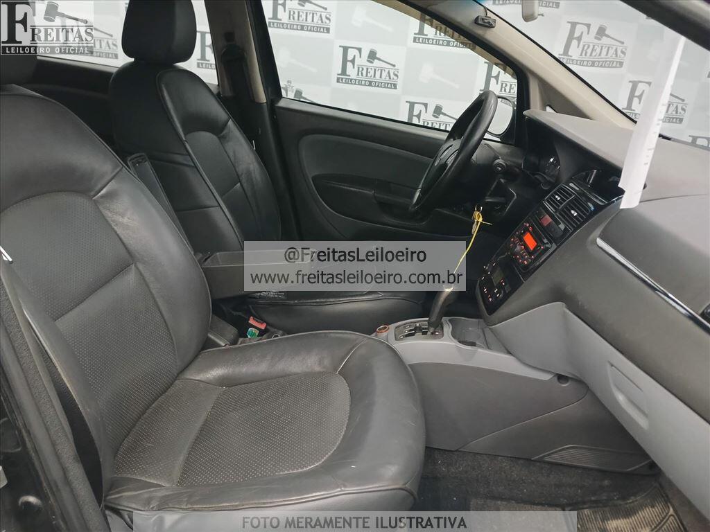 Foto 6 de 20: FIAT/LINEA ABSOL. 1.8 DL, 11/11, PLACA: E__-___3, GASOL/ALC, CINZA