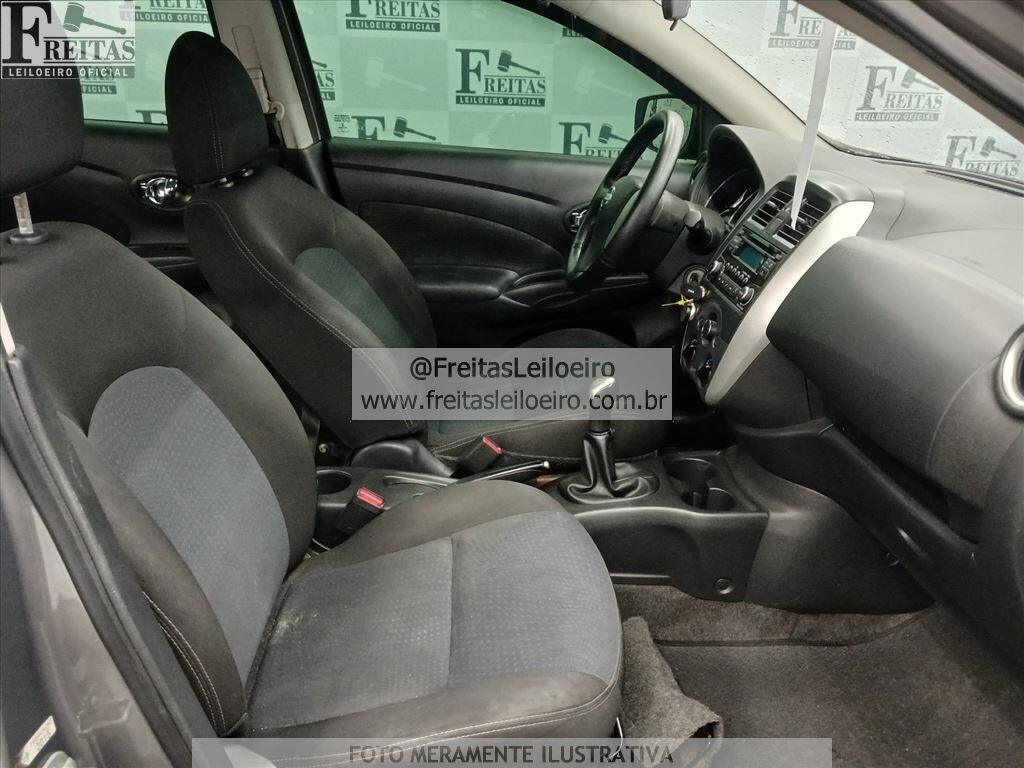 Foto 6 de 21: NISSAN/VERSA 16 SL, 15/16, PLACA: Q__-___7, GASOL/ALC, CINZA
