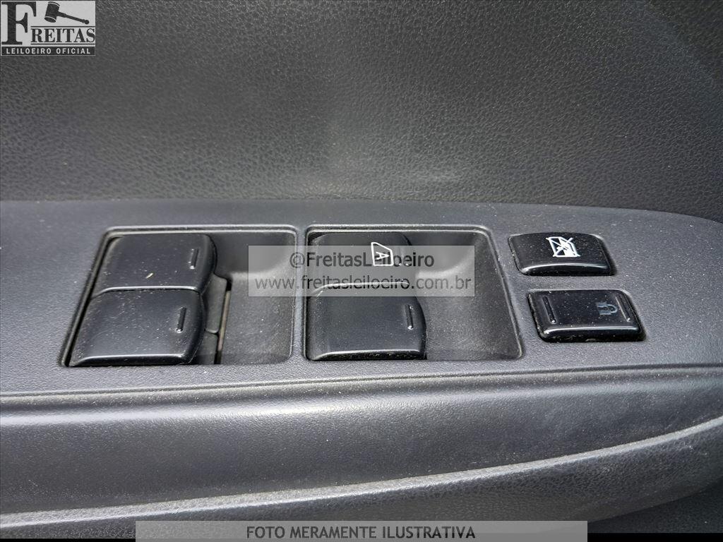 Foto 11 de 21: NISSAN/VERSA 16 SL, 15/16, PLACA: Q__-___7, GASOL/ALC, CINZA