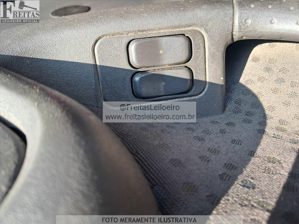 Foto 11 de 19: GM/CORSA HATCH MAXX, 10/11, PLACA: E__-___4, GASOL/ALC, VERMELHA