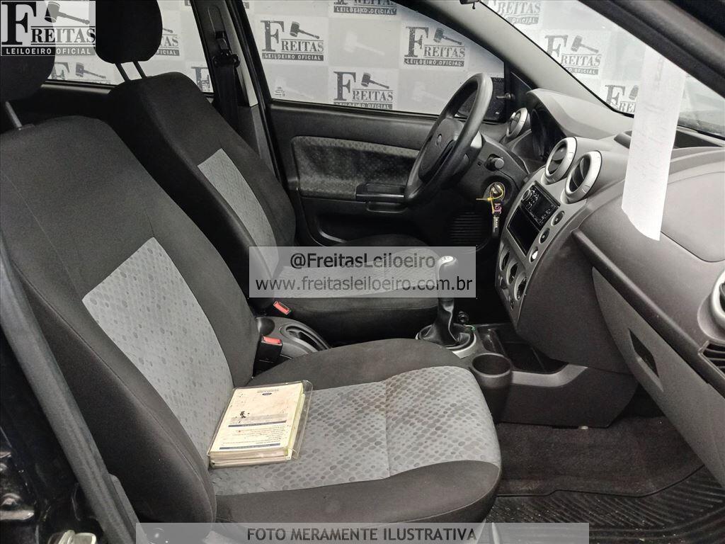 Foto 6 de 18: FORD/FIESTA 1.6 FLEX, 10/11, PLACA: D__-___4, GASOL/ALC, PRETA